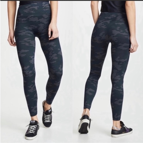 SPANX Look At Me Now Seamless Leggings Blue Green Camo Print Size Medium - Picture 1 of 7
